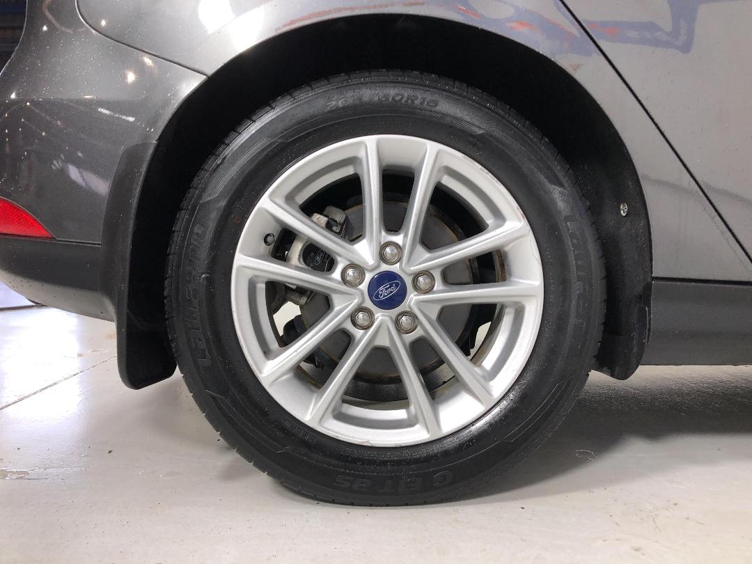 Photo '12' of Ford Focus