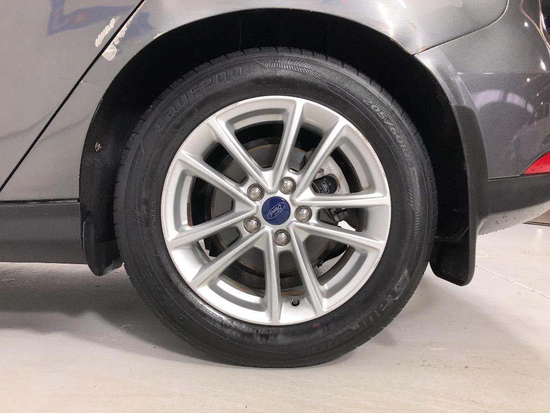 Photo '11' of Ford Focus