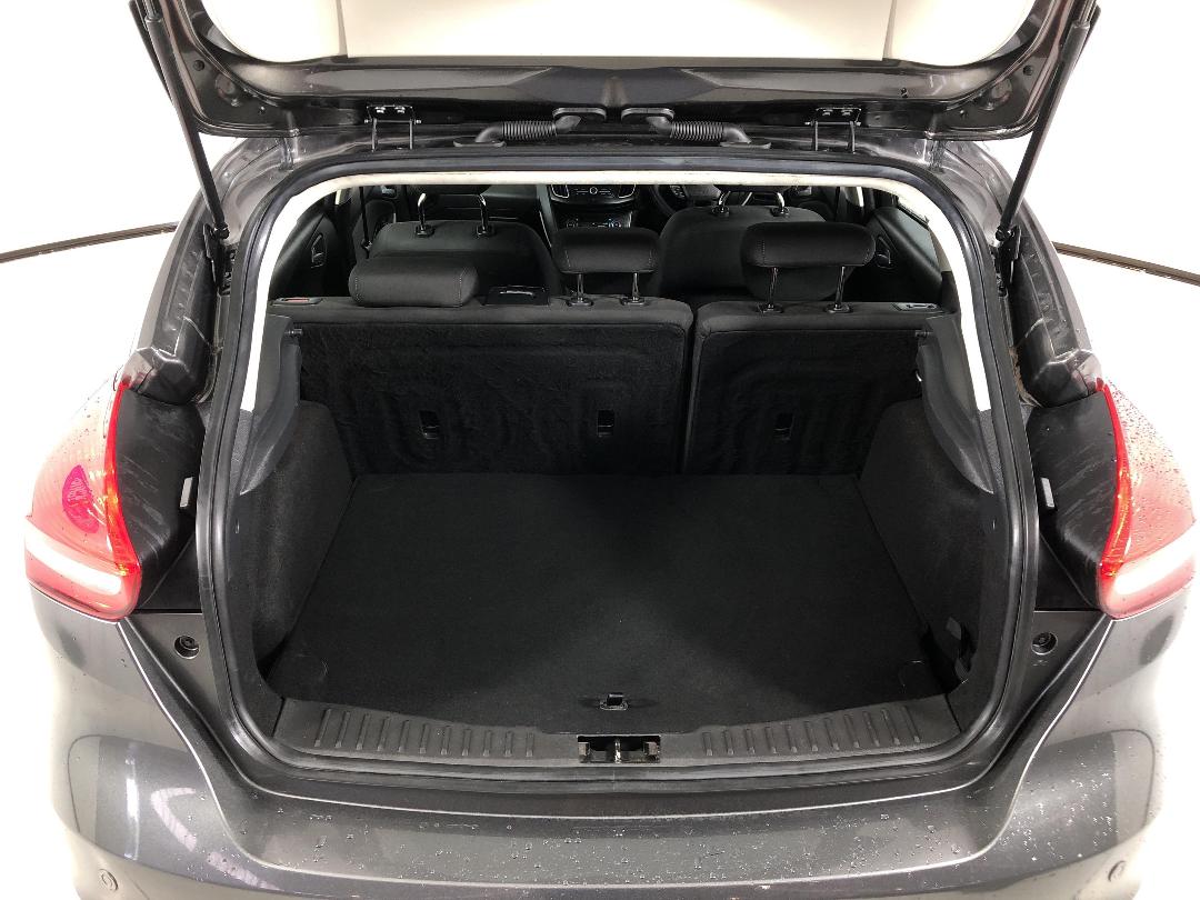 Photo '14' of Ford Focus