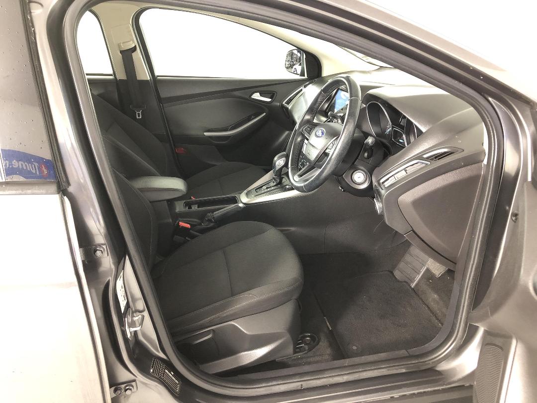 Photo '16' of Ford Focus