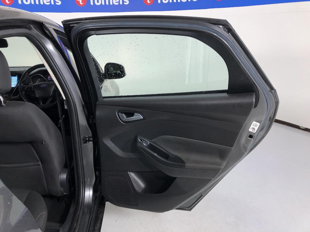 Photo '19' of Ford Focus