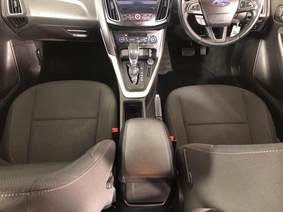 Photo '18' of Ford Focus