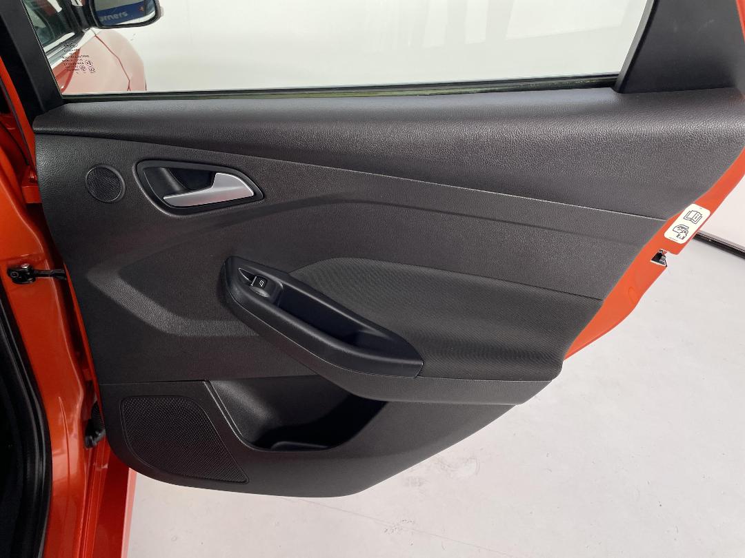 Photo '19' of Ford Focus