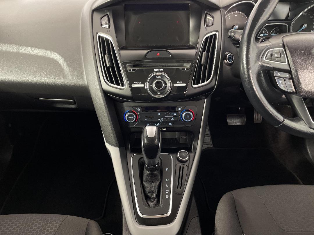 Photo '18' of Ford Focus