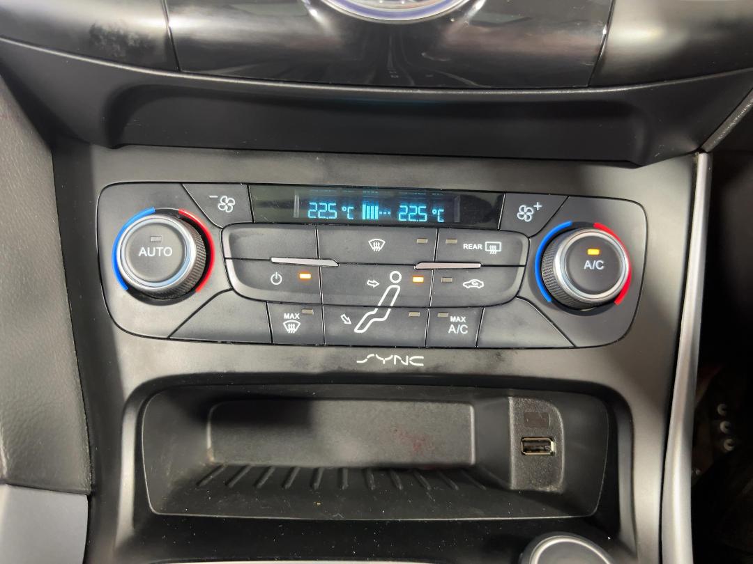 Photo '28' of Ford Focus