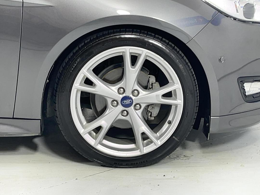 Photo '9' of Ford Focus