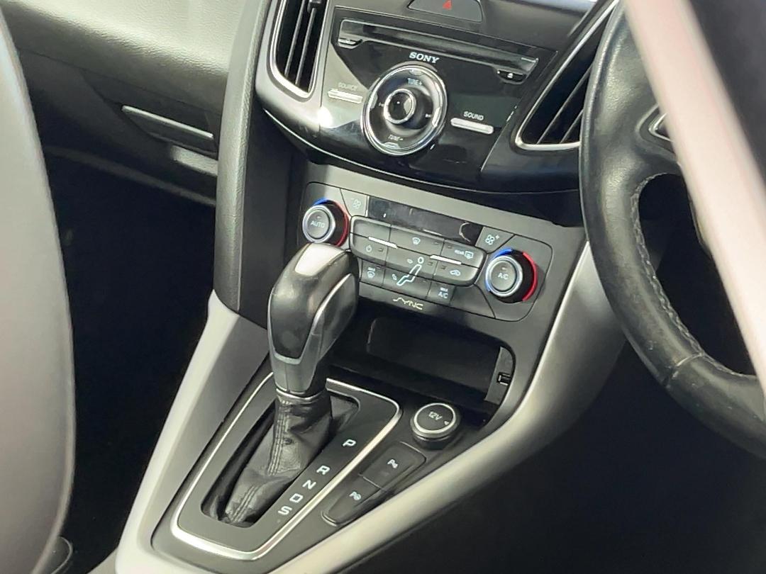 Photo '18' of Ford Focus