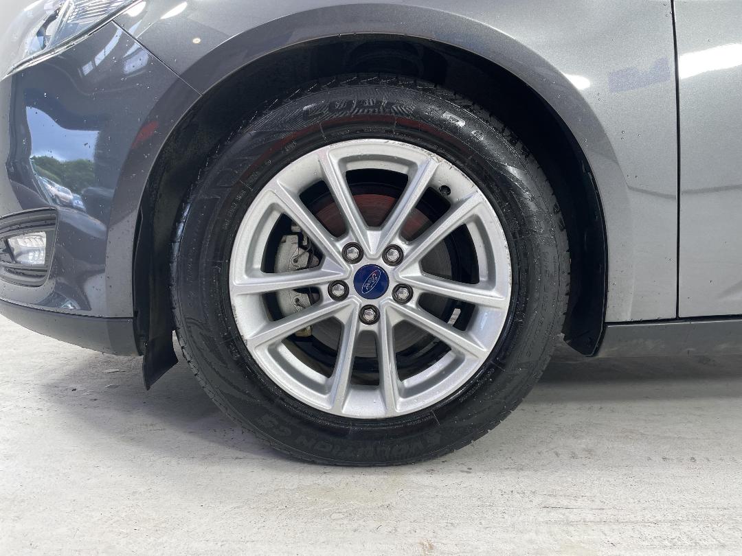 Photo '10' of Ford Focus