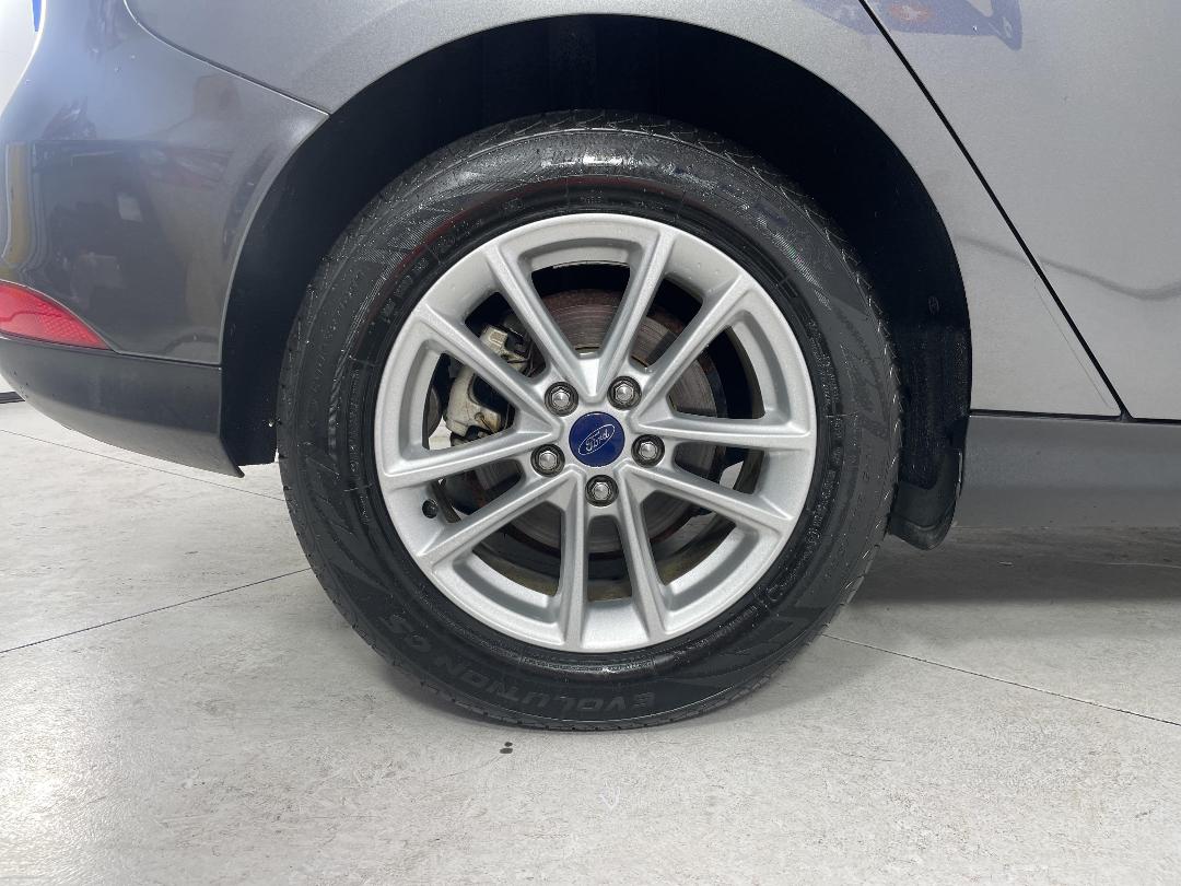 Photo '12' of Ford Focus