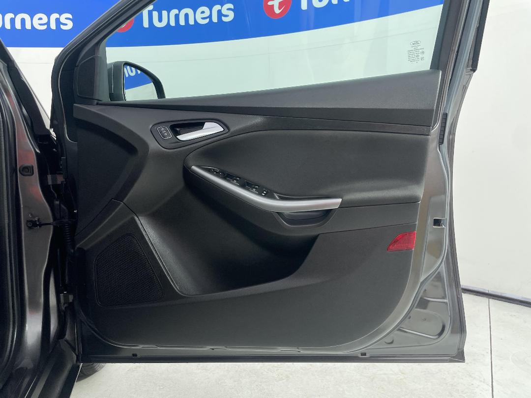 Photo '15' of Ford Focus