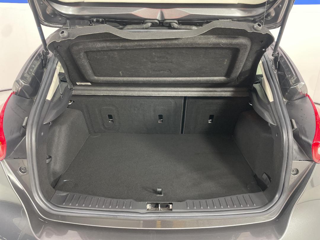 Photo '14' of Ford Focus