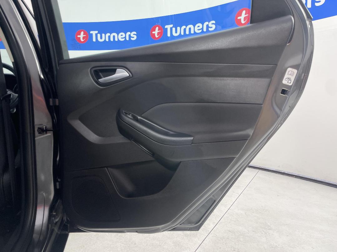 Photo '19' of Ford Focus