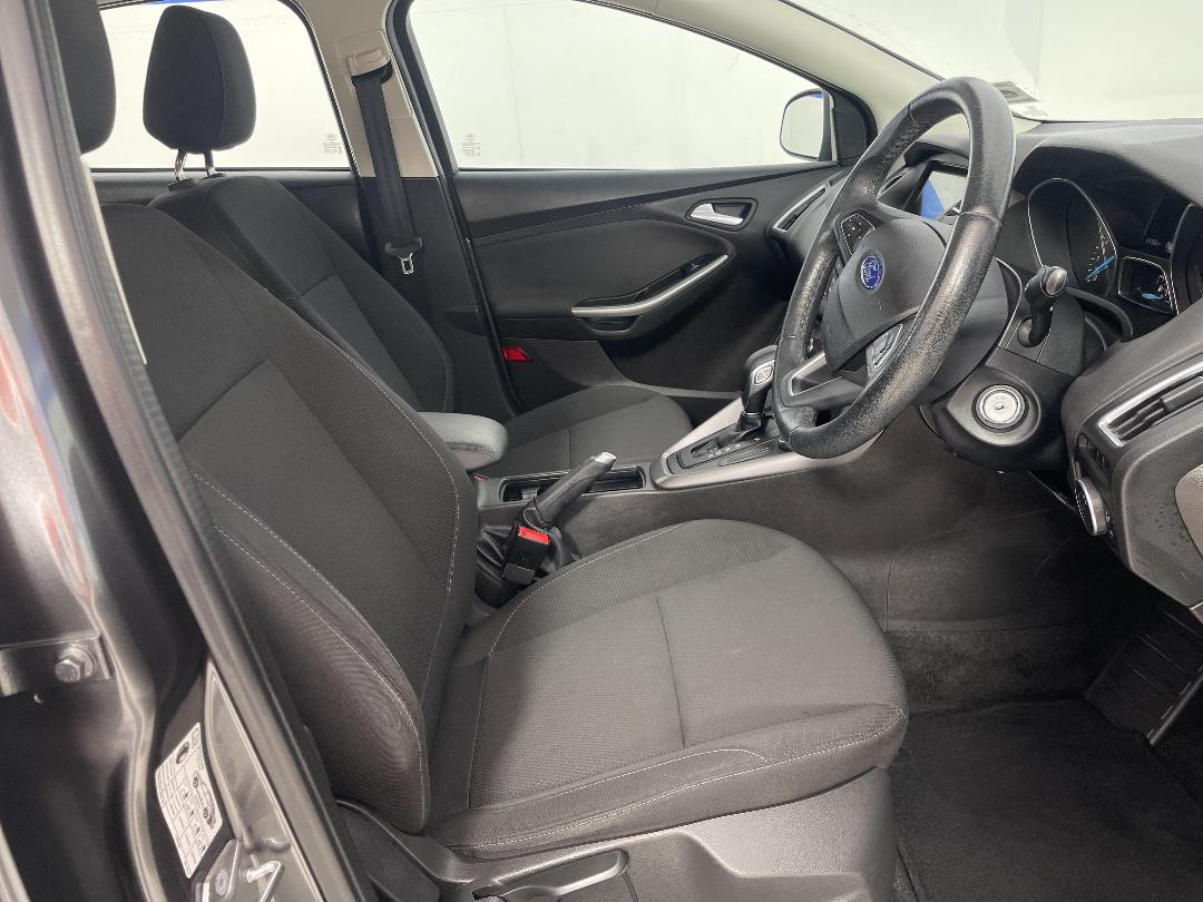 Photo '16' of Ford Focus