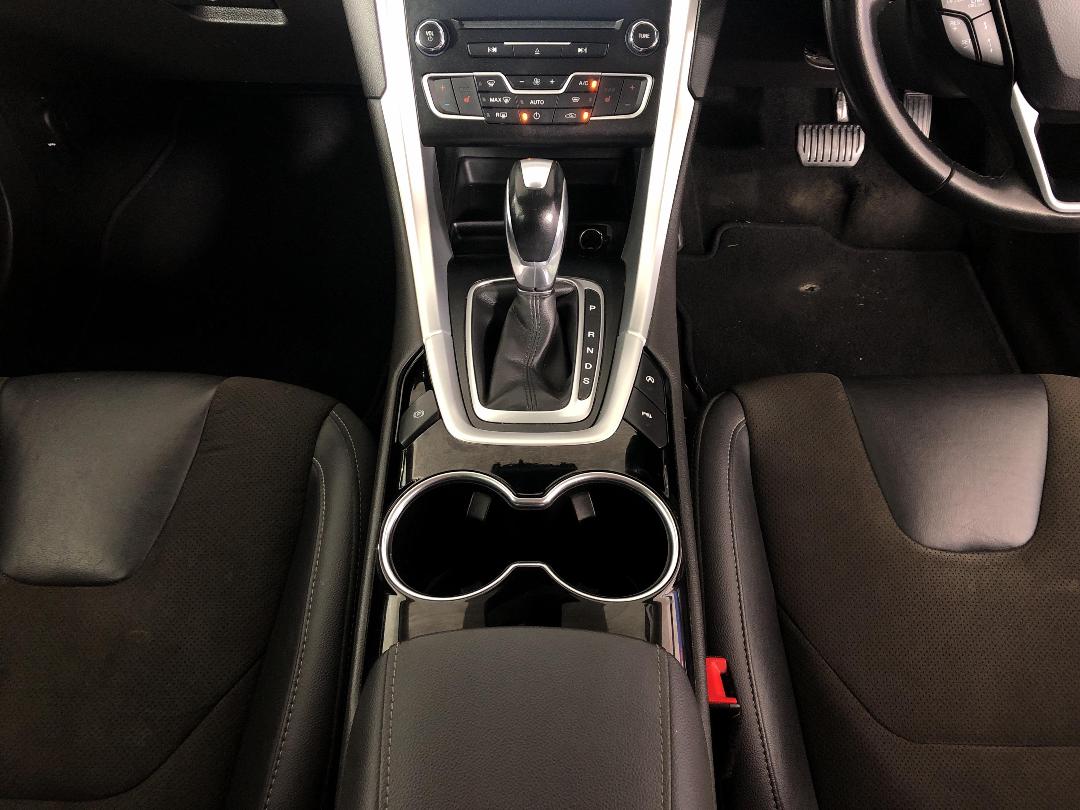 Photo '18' of Ford Mondeo