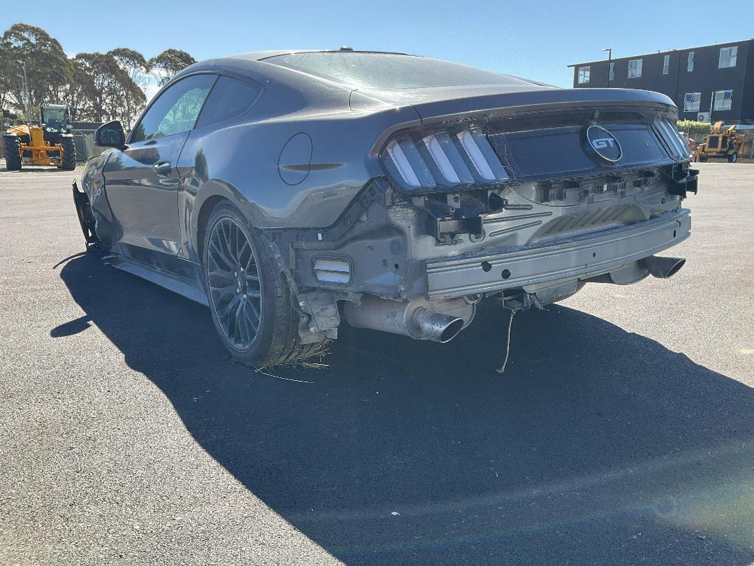 Photo '5' of Ford Mustang 5.0L Fastback AT Photo '5' of Ford Mustang 5.0L Fastback AT