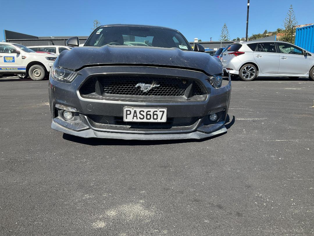 Photo '8' of Ford Mustang 5.0L Fastback AT Photo '8' of Ford Mustang 5.0L Fastback AT