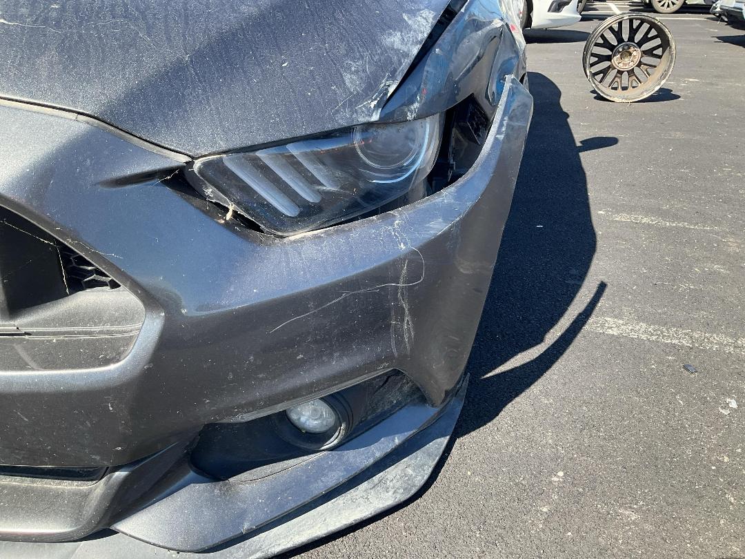 Photo '10' of Ford Mustang 5.0L Fastback AT Photo '10' of Ford Mustang 5.0L Fastback AT