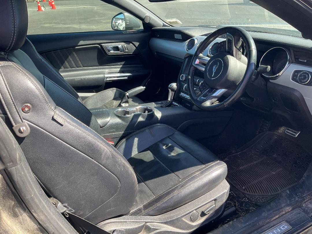 Photo '12' of Ford Mustang 5.0L Fastback AT Photo '12' of Ford Mustang 5.0L Fastback AT