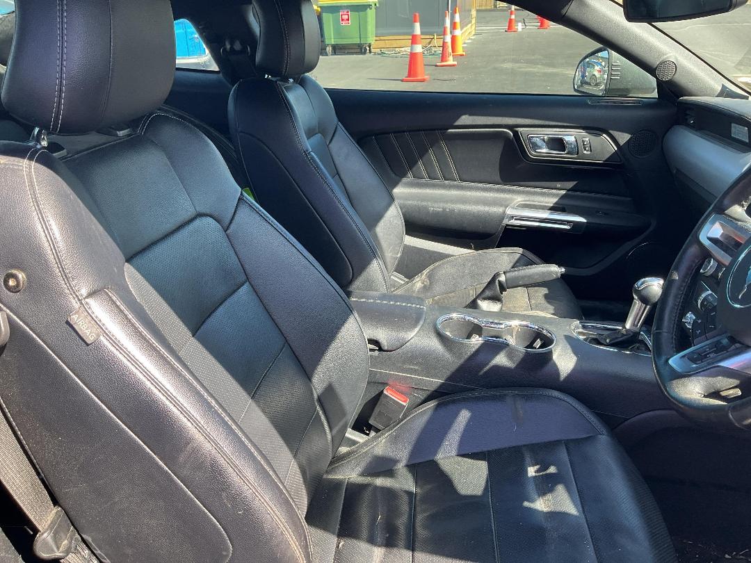 Photo '13' of Ford Mustang 5.0L Fastback AT Photo '13' of Ford Mustang 5.0L Fastback AT