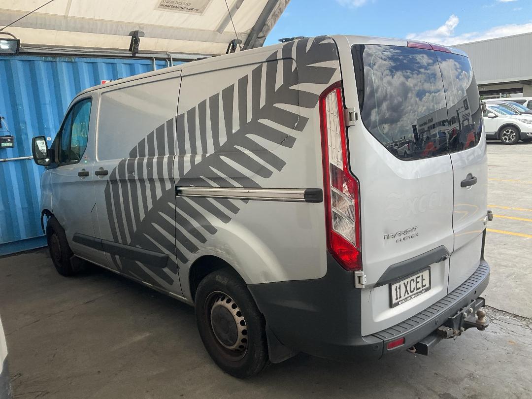 Photo '6' of Ford Transit Custom SWB LOW Roof