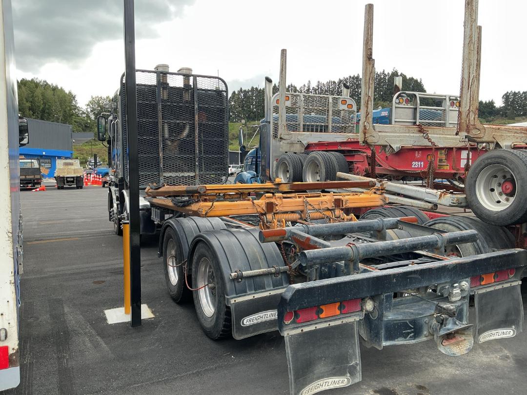 Photo '5' of FREIGHTLINER ARGOSY Logger