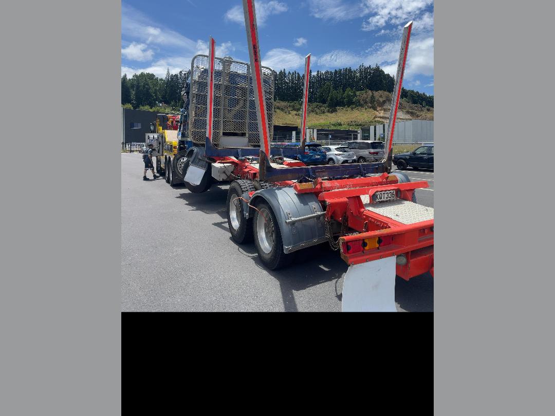 Photo '14' of FREIGHTLINER FRL ARGOSY 8X4 Logger