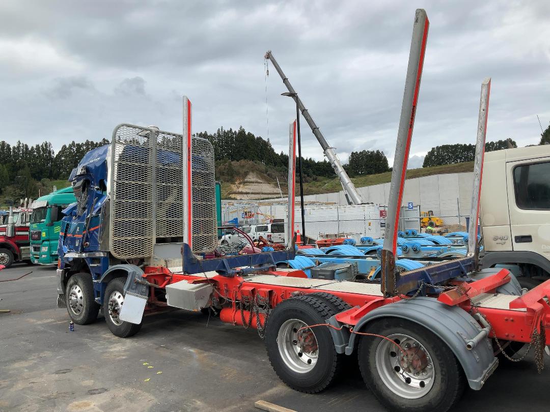 Photo '6' of FREIGHTLINER FRL ARGOSY 8X4 Logger