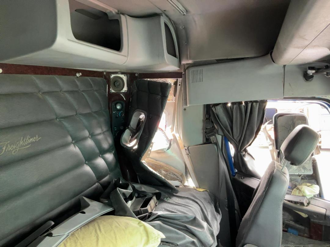 Photo '29' of FREIGHTLINER FRL ARGOSY 8X4 Logger