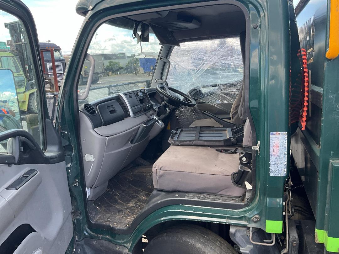 Photo '17' of Fuso Canter 616 - City FEA61BR3SFAC Flat Deck