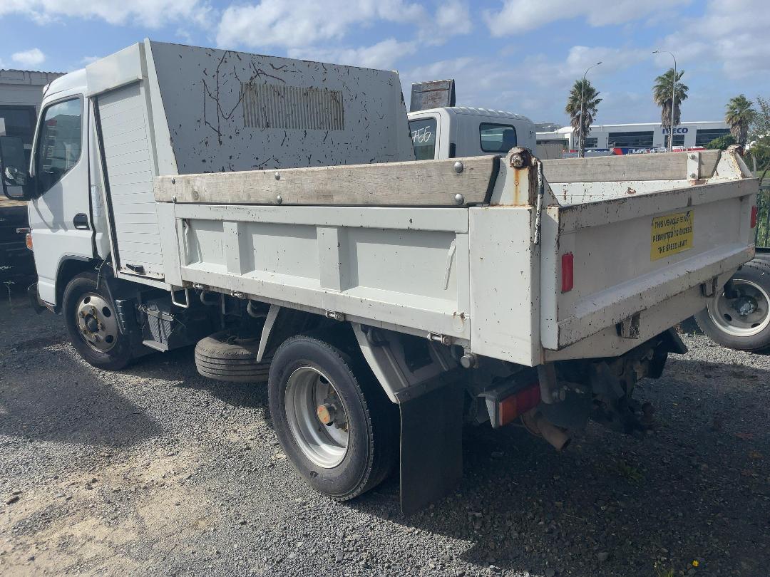 Photo '5' of Fuso Canter 616 - City FEA61BR3SFAC Tipper Photo '5' of Fuso Canter 616 - City FEA61BR3SFAC Tipper