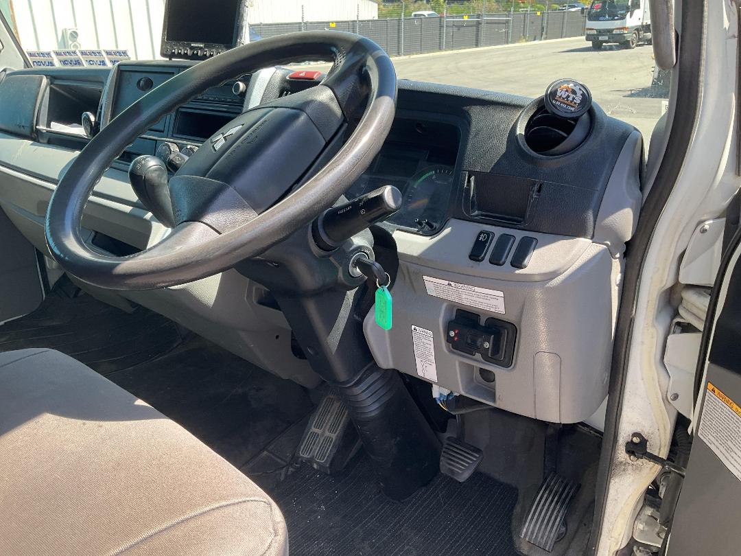 Photo '16' of Fuso Canter 616 - Hybrid FEB74ER3SFAC (D) Box Body