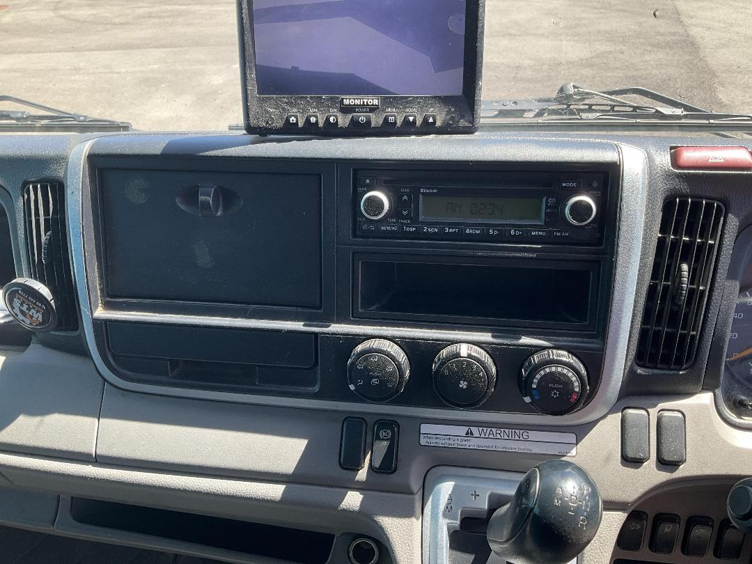 Photo '18' of Fuso Canter 616 - Hybrid FEB74ER3SFAC (D) Box Body