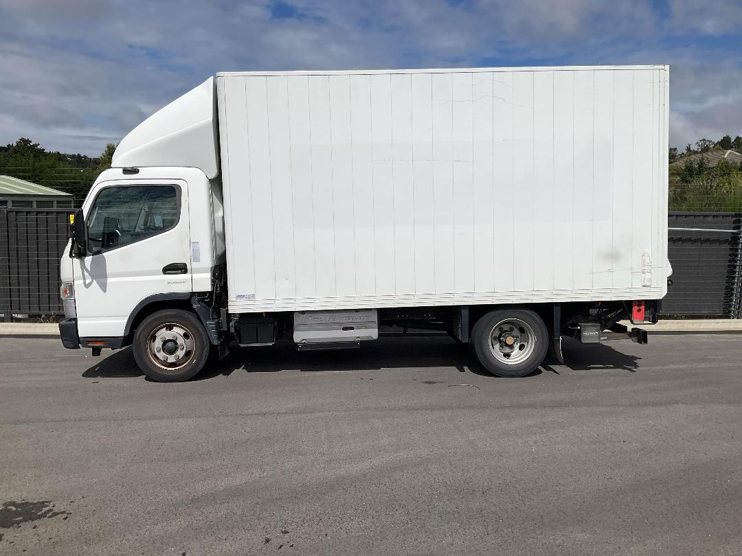 Photo '9' of Fuso Canter 616 - Hybrid FEB74ER3SFAC (D) Box Body