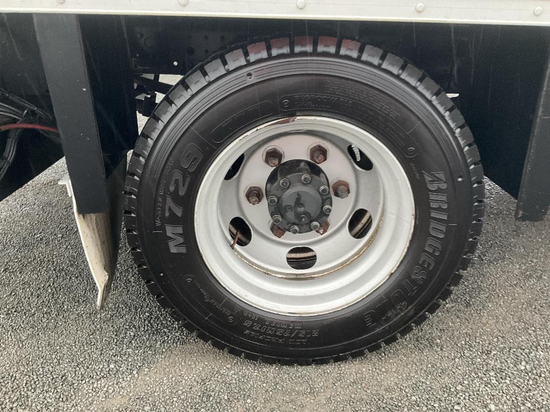 Photo '32' of Fuso CANTER 616 - HYBRID FEB74ER3SFAC (D) Box Body