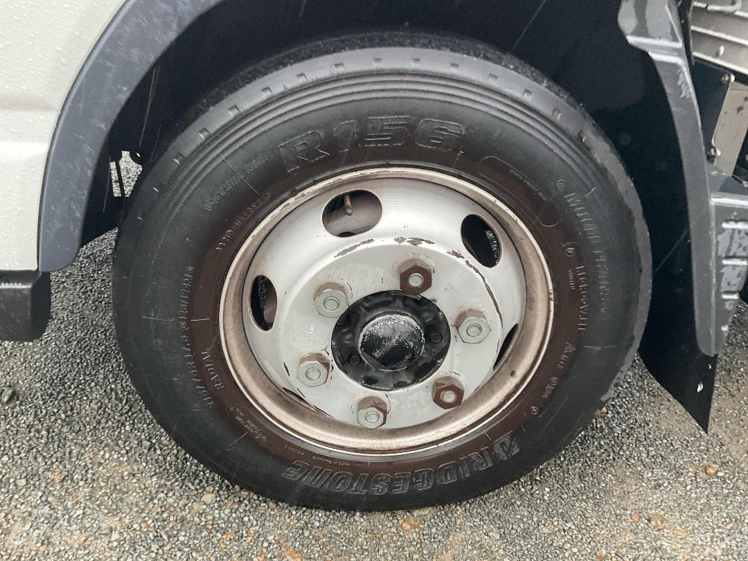 Photo '36' of Fuso CANTER 616 - HYBRID FEB74ER3SFAC (D) Box Body