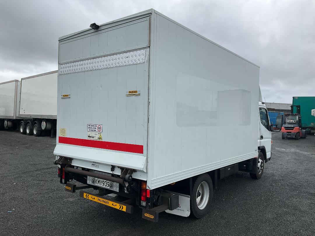 Photo '5' of Fuso CANTER 616 - HYBRID FEB74ER3SFAC (D) Box Body