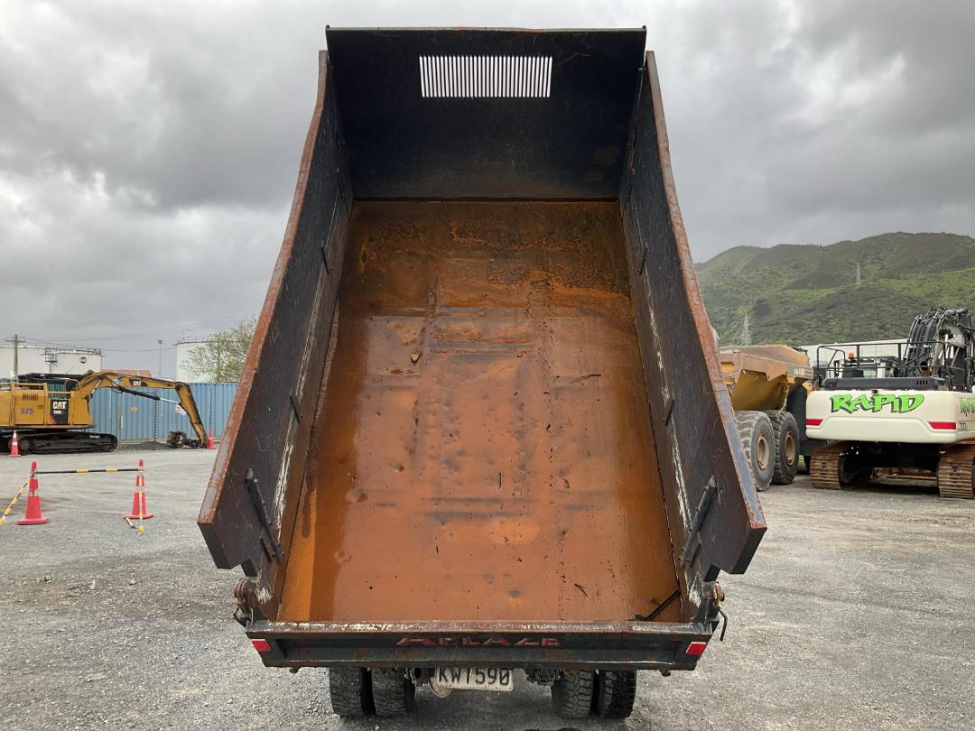 Photo '7' of Fuso Canter 616-City TIP FEA61BR4SFAC Tipper Photo '7' of Fuso Canter 616-City TIP FEA61BR4SFAC Tipper