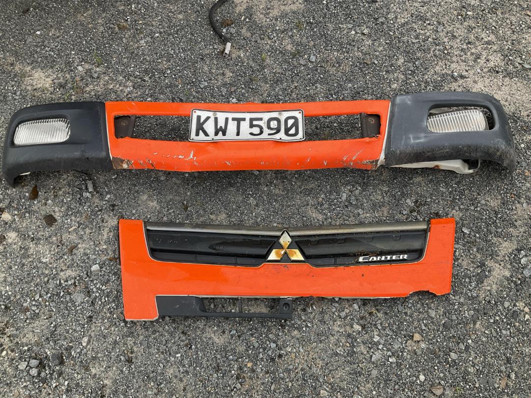 Photo '23' of Fuso Canter 616-City TIP FEA61BR4SFAC Tipper Photo '23' of Fuso Canter 616-City TIP FEA61BR4SFAC Tipper