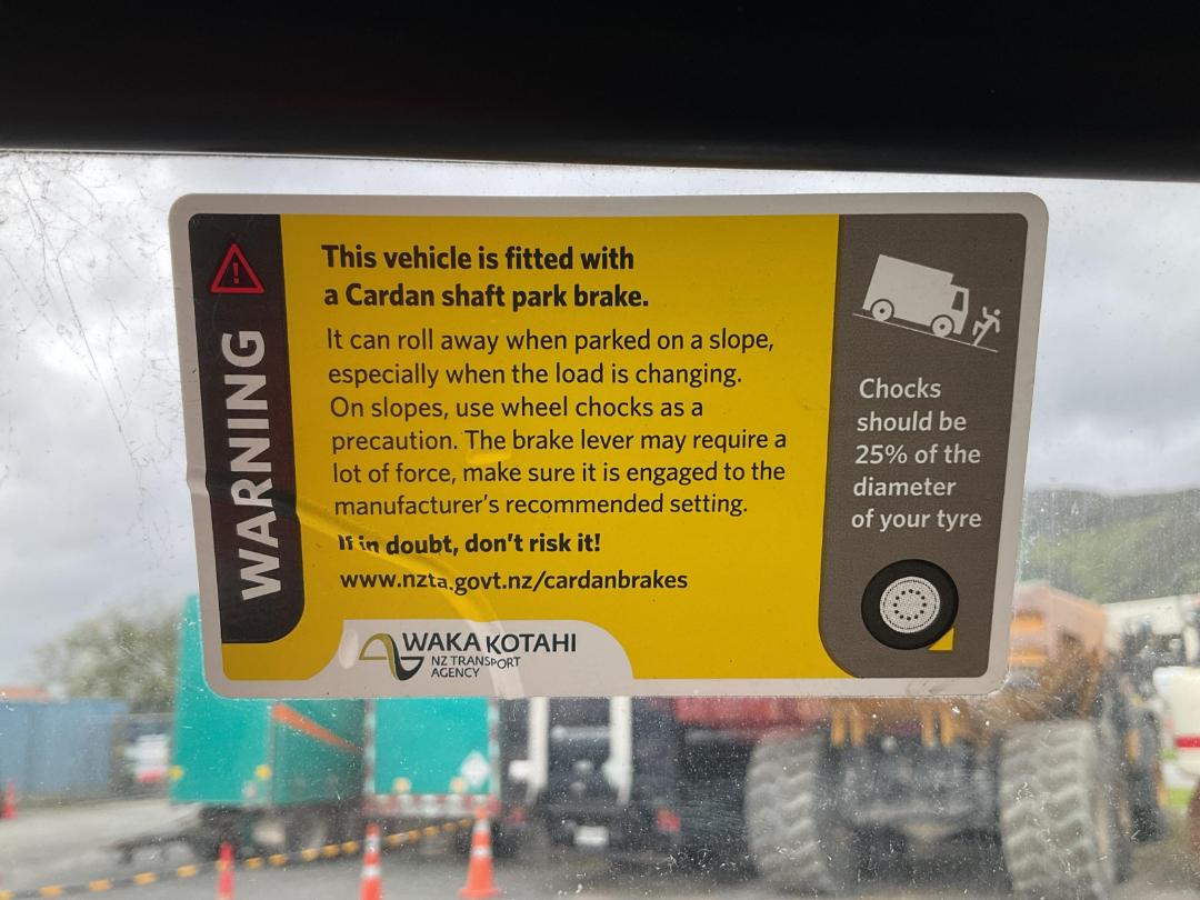 Photo '31' of Fuso Canter 616-City TIP FEA61BR4SFAC Tipper Photo '31' of Fuso Canter 616-City TIP FEA61BR4SFAC Tipper