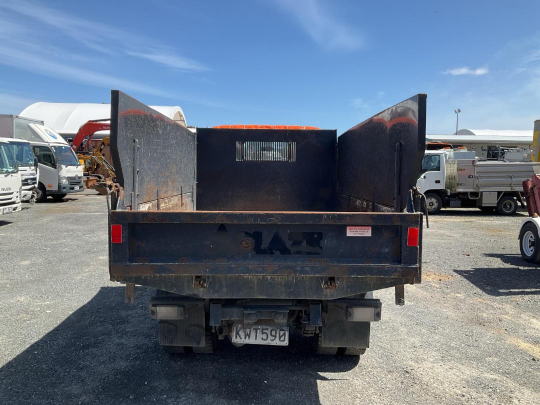 Photo '6' of Fuso Canter 616-City TIP FEA61BR4SFAC Tipper Photo '6' of Fuso Canter 616-City TIP FEA61BR4SFAC Tipper