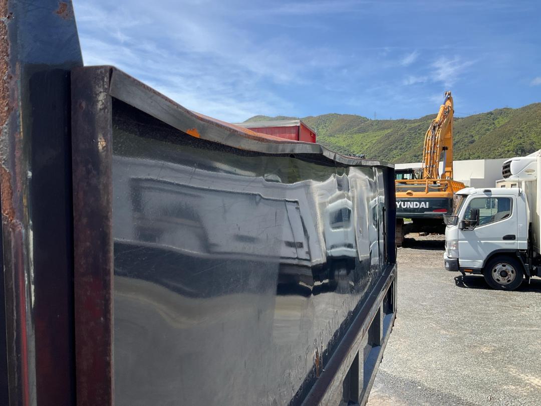 Photo '21' of Fuso Canter 616-City TIP FEA61BR4SFAC Tipper Photo '21' of Fuso Canter 616-City TIP FEA61BR4SFAC Tipper