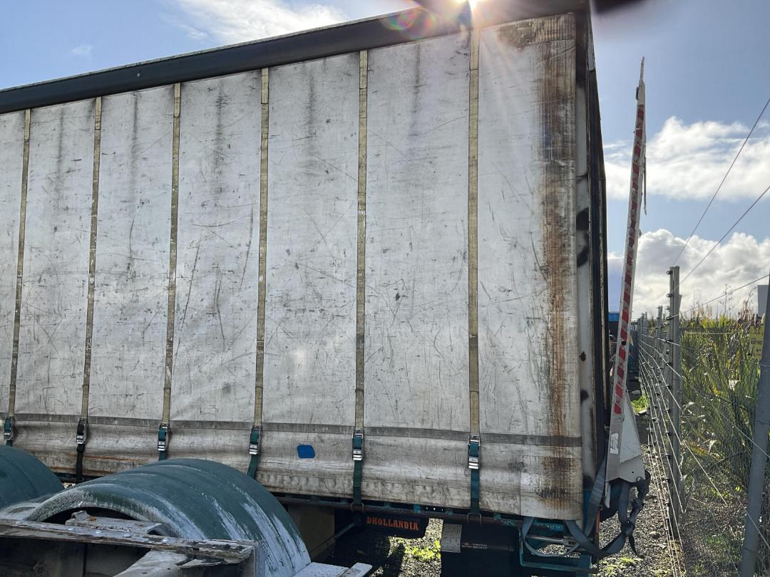 Photo '5' of Fuso CANTER 918 FECX1KR4SFAD Curtainsider Photo '5' of Fuso CANTER 918 FECX1KR4SFAD Curtainsider