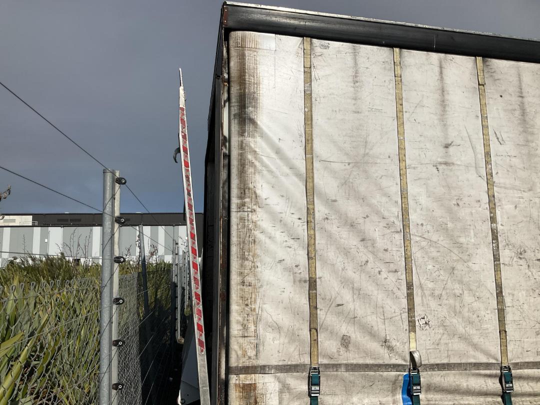 Photo '4' of Fuso CANTER 918 FECX1KR4SFAD Curtainsider Photo '4' of Fuso CANTER 918 FECX1KR4SFAD Curtainsider