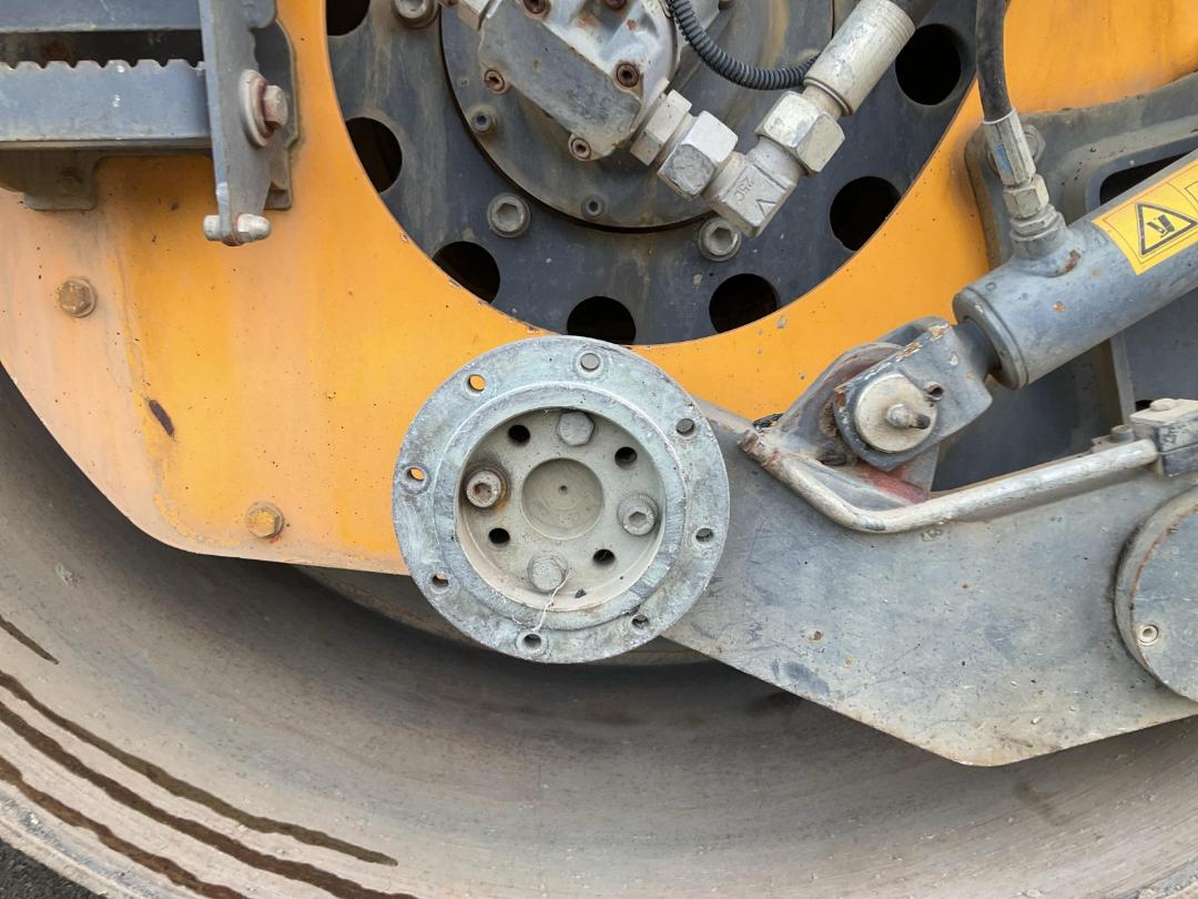 Photo '27' of HAMM HD80VV Roller