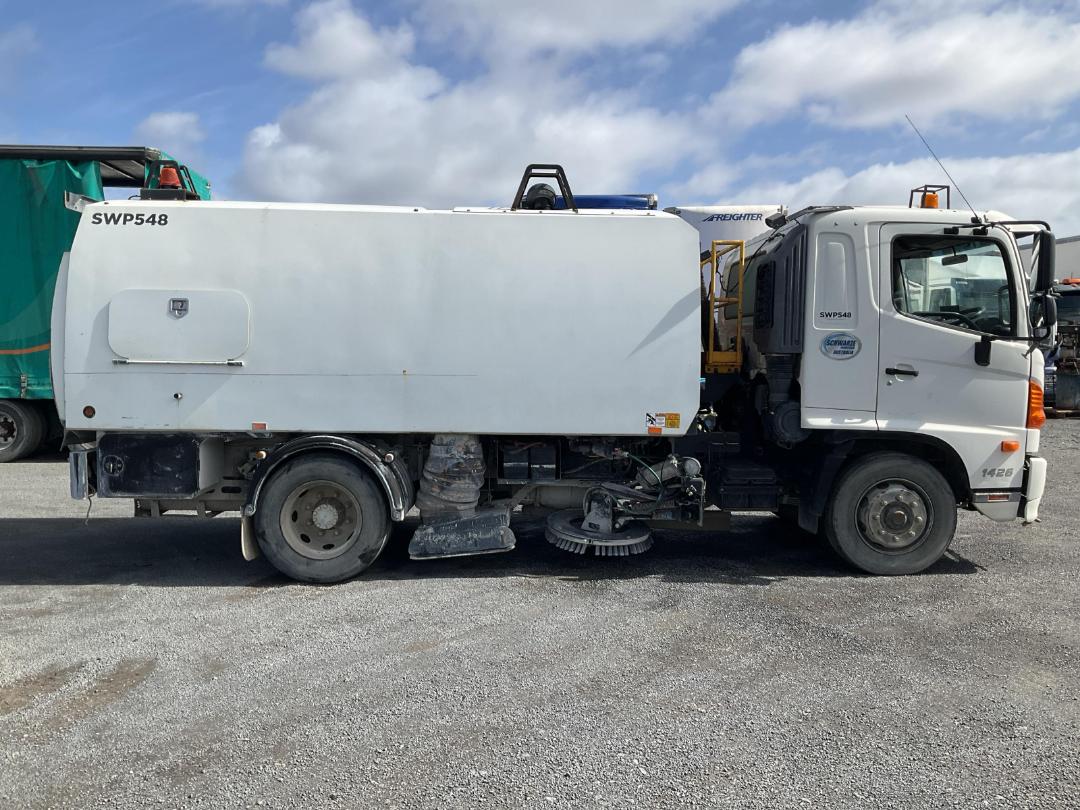 Photo '3' of Hino 500 FE7Jgma-UAU Sweeper Truck
