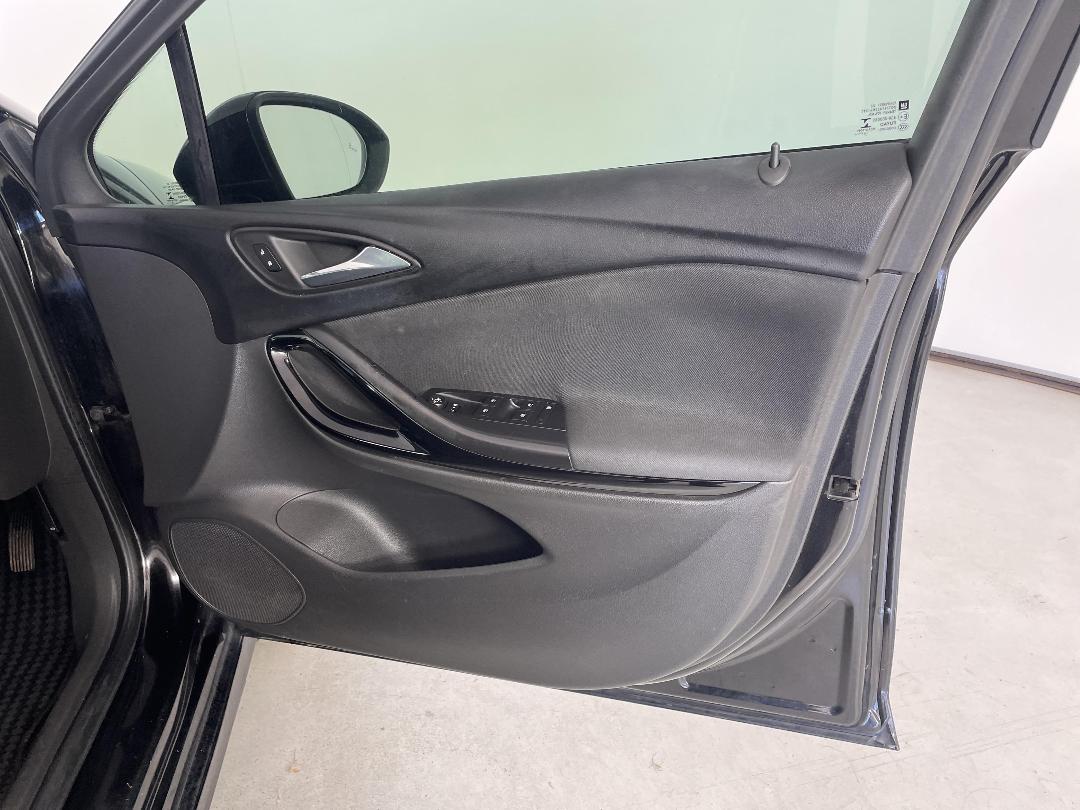 Photo '15' of Holden Astra Photo '15' of Holden Astra