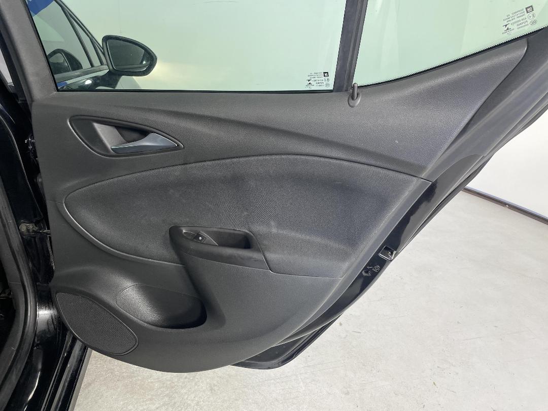 Photo '19' of Holden Astra Photo '19' of Holden Astra