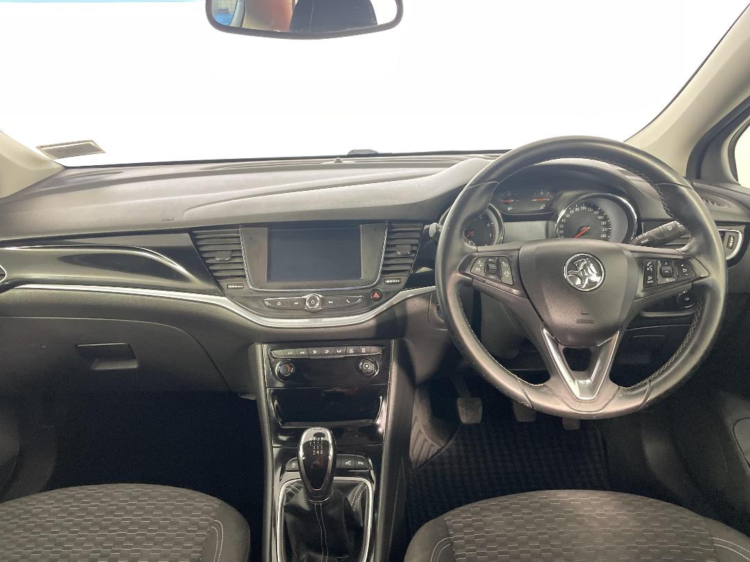 Photo '17' of Holden Astra Photo '17' of Holden Astra