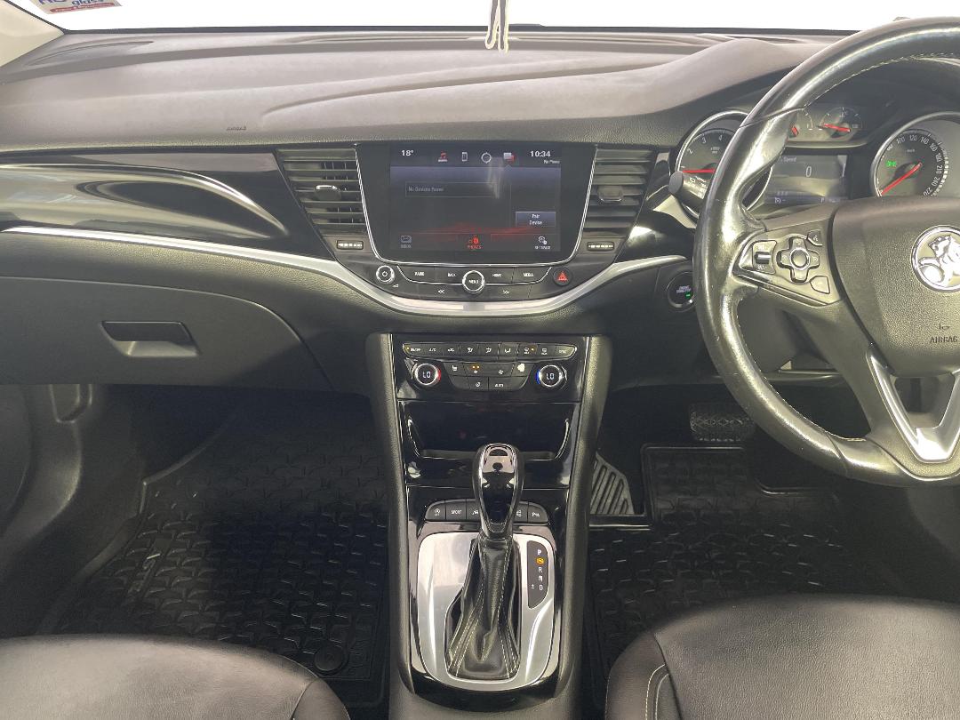 Photo '18' of Holden Astra