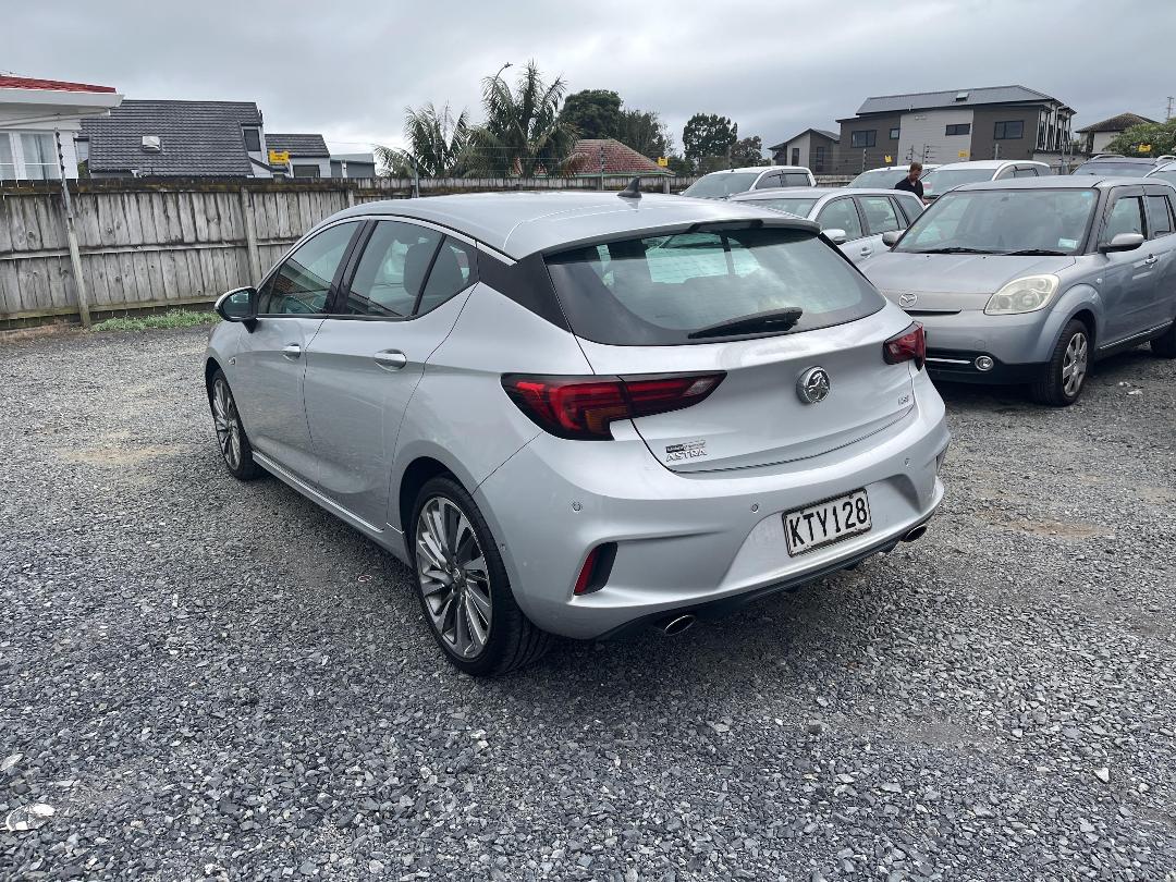 Photo '4' of Holden Astra RS-V